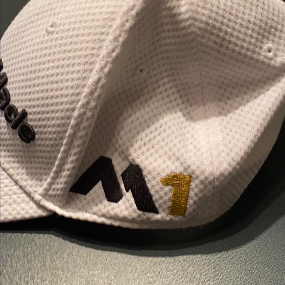 Taylor Made hat - Picture 2 of 6